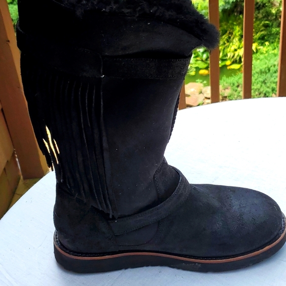 UGG Dauphine US Size 10 Woman Black Fringe Leather Sheep Skin Boot Fall Winter - Picture 9 of 16
